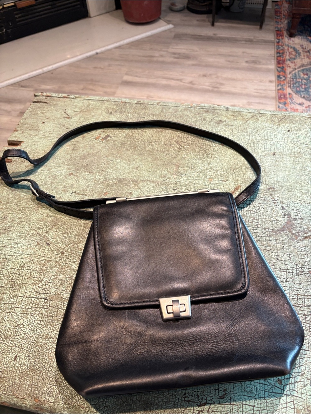 Hartmann Black Leather Crossbody Shoulder Bag Turn Lock Minimalist Vintage - Picture 8 of 10